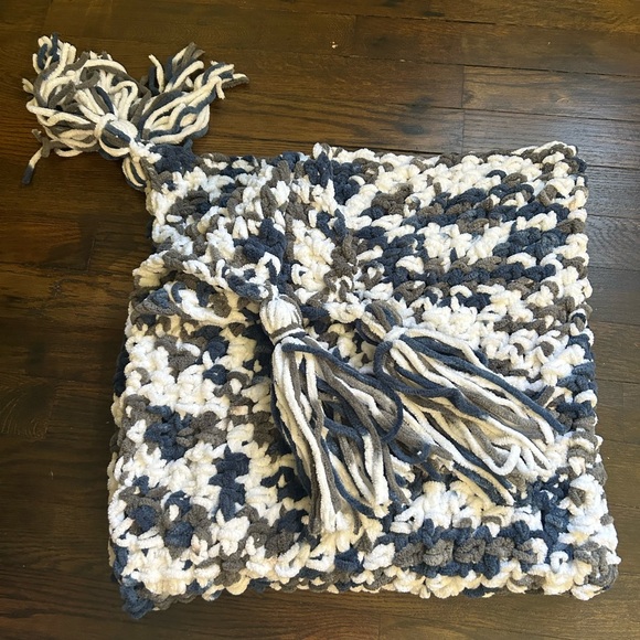 New Handmade Crochet Baby Blanket - Picture 1 of 4